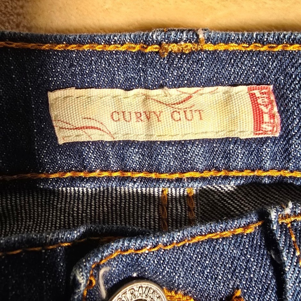 Levis Curvy Cut Dark Wash Flare Jeans Womens 4 Medium Blue Denim 1176Stretch - Picture 6 of 8